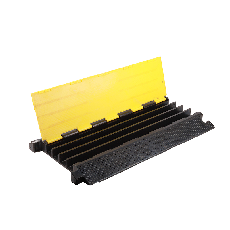 SH024-4B Priemyselný vonkajší vodotesný gumový a plastový chránič káblov